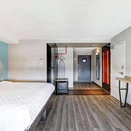 Tru By Hilton Edmonton Windermere Buitenkant foto