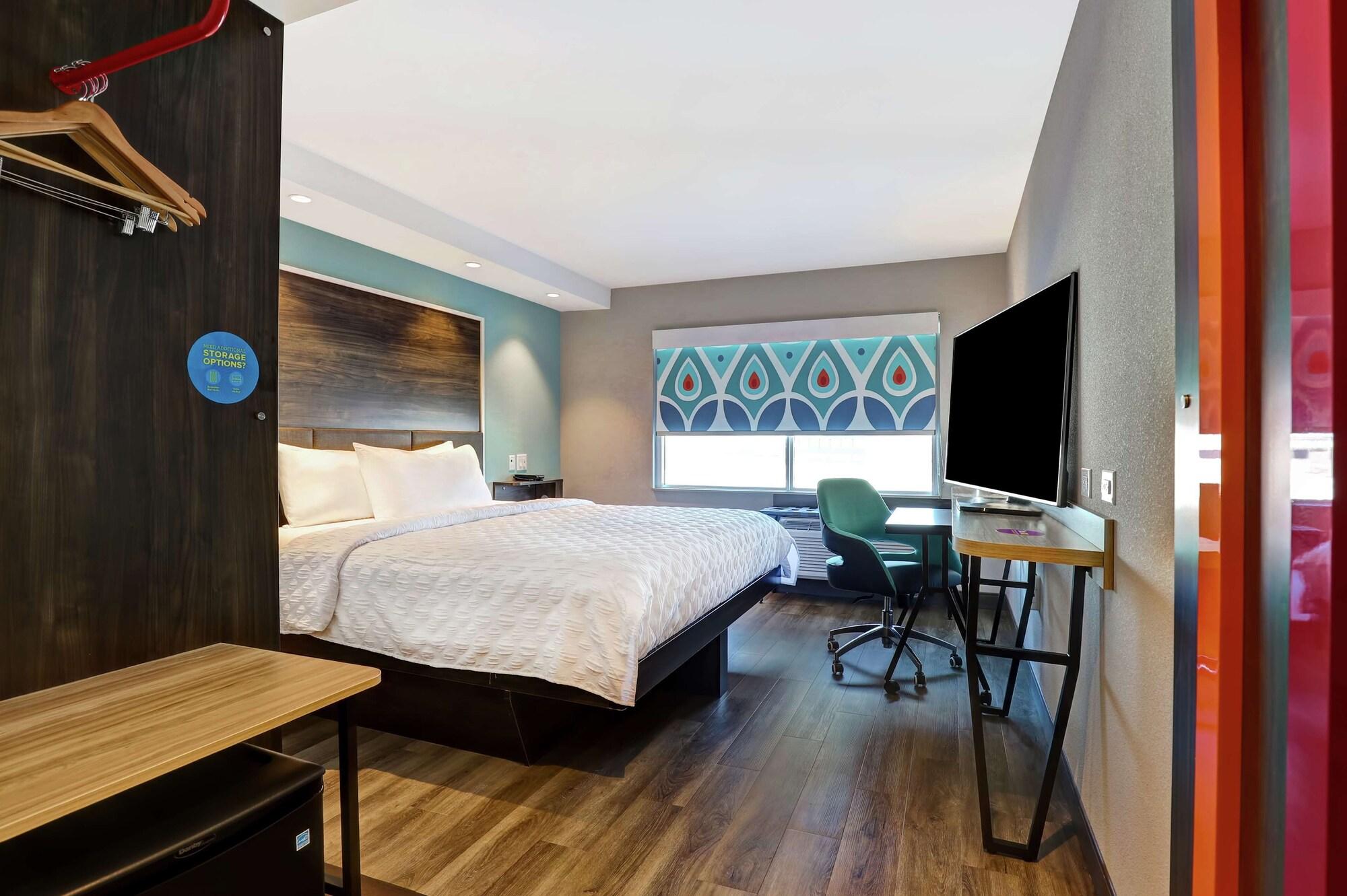 Tru By Hilton Edmonton Windermere Buitenkant foto