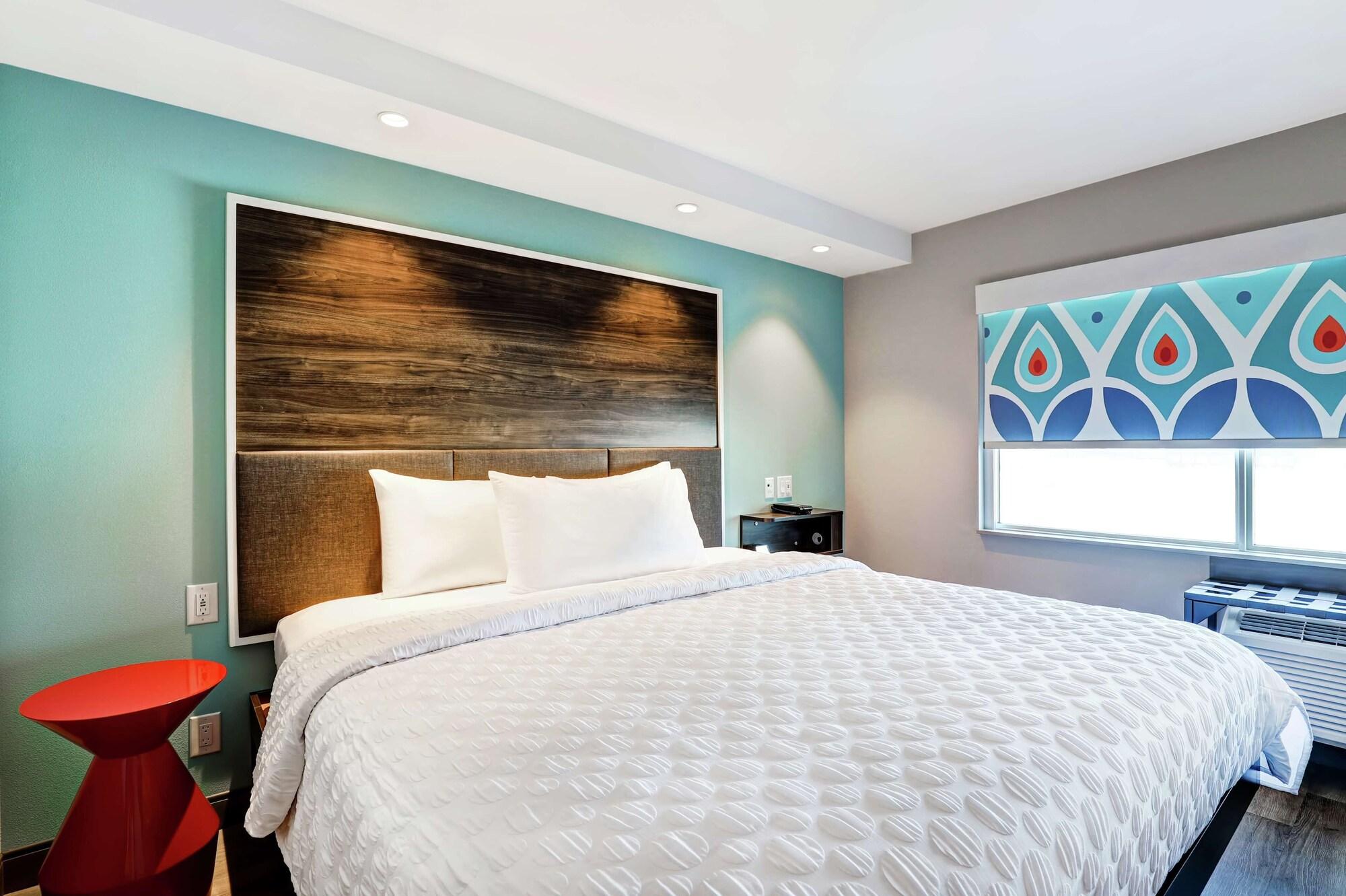 Tru By Hilton Edmonton Windermere Buitenkant foto